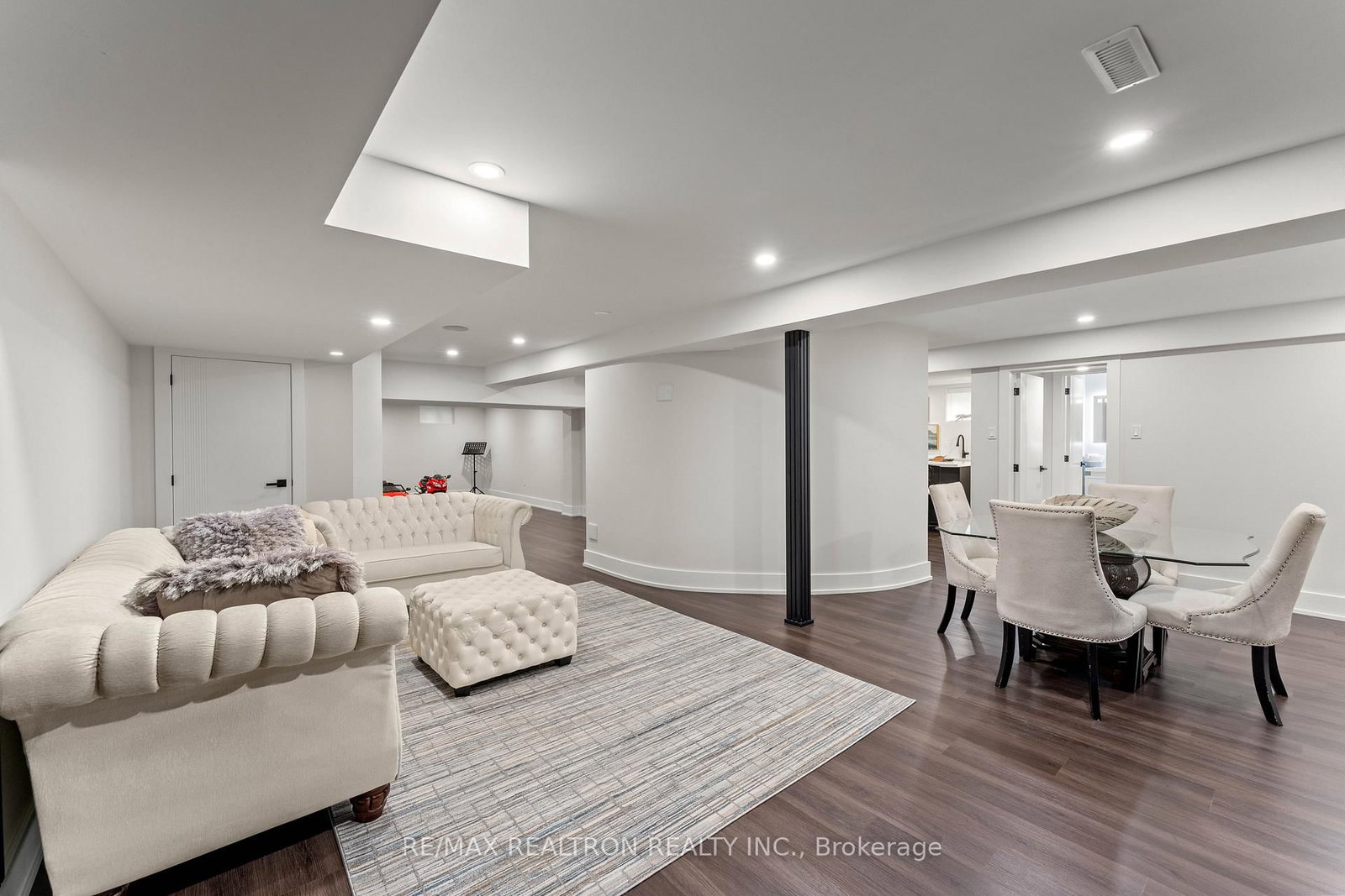 Detached House for sale at 63 Willett Crescent, Richmond Hill, Ontario, L4C 7W2 - Mill Pond - MLS: N12735754