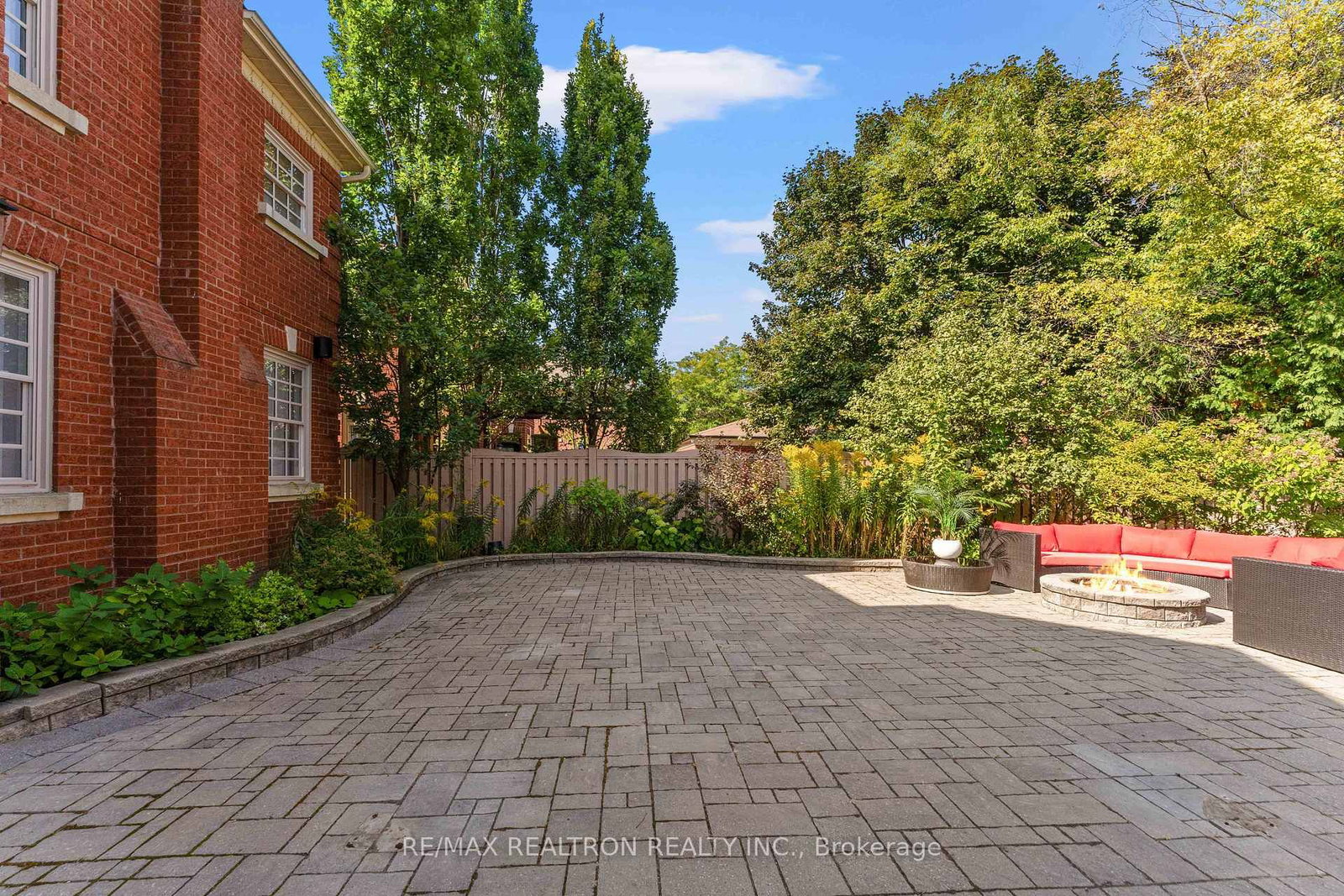 Detached House for sale at 63 Willett Crescent, Richmond Hill, Ontario, L4C 7W2 - Mill Pond - MLS: N12735754