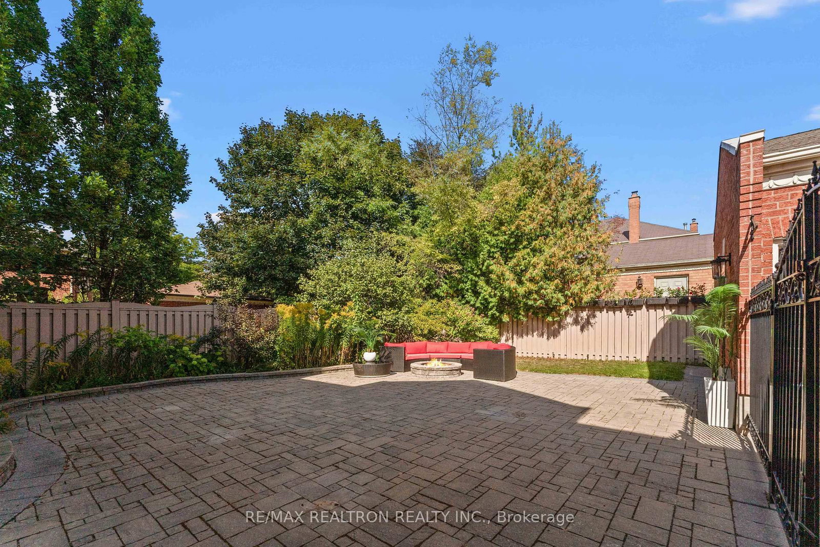 Detached House for sale at 63 Willett Crescent, Richmond Hill, Ontario, L4C 7W2 - Mill Pond - MLS: N12735754