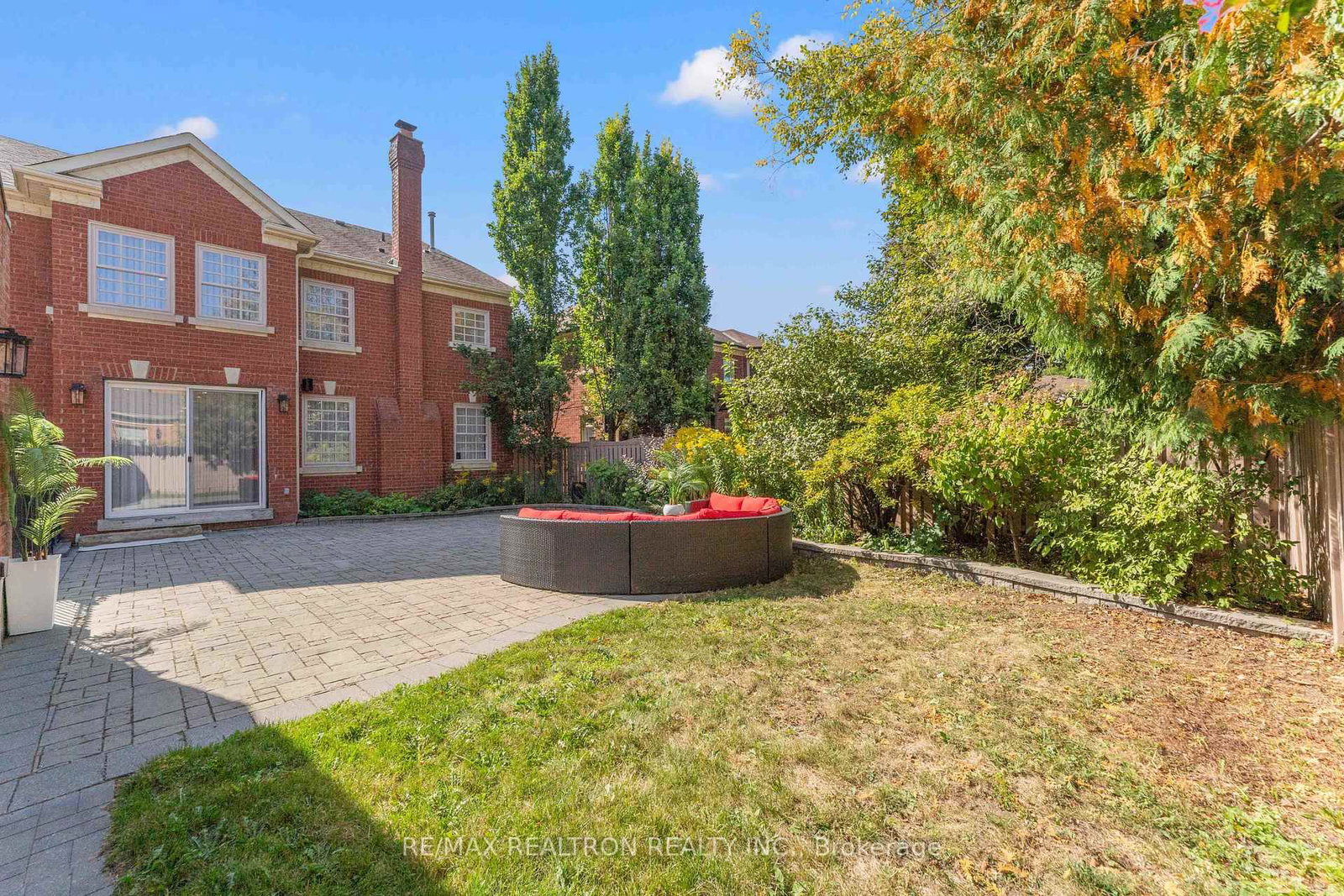 Detached House for sale at 63 Willett Crescent, Richmond Hill, Ontario, L4C 7W2 - Mill Pond - MLS: N12735754