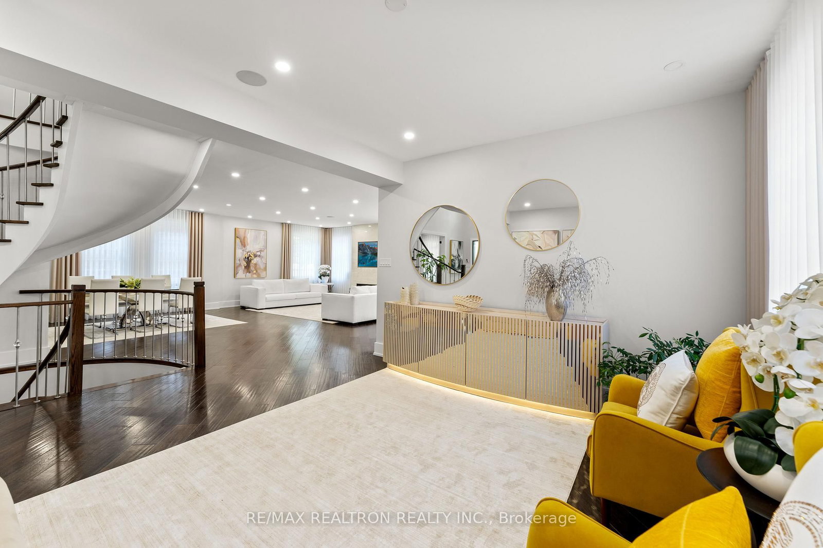 Detached House for sale at 63 Willett Crescent, Richmond Hill, Ontario, L4C 7W2 - Mill Pond - MLS: N12735754