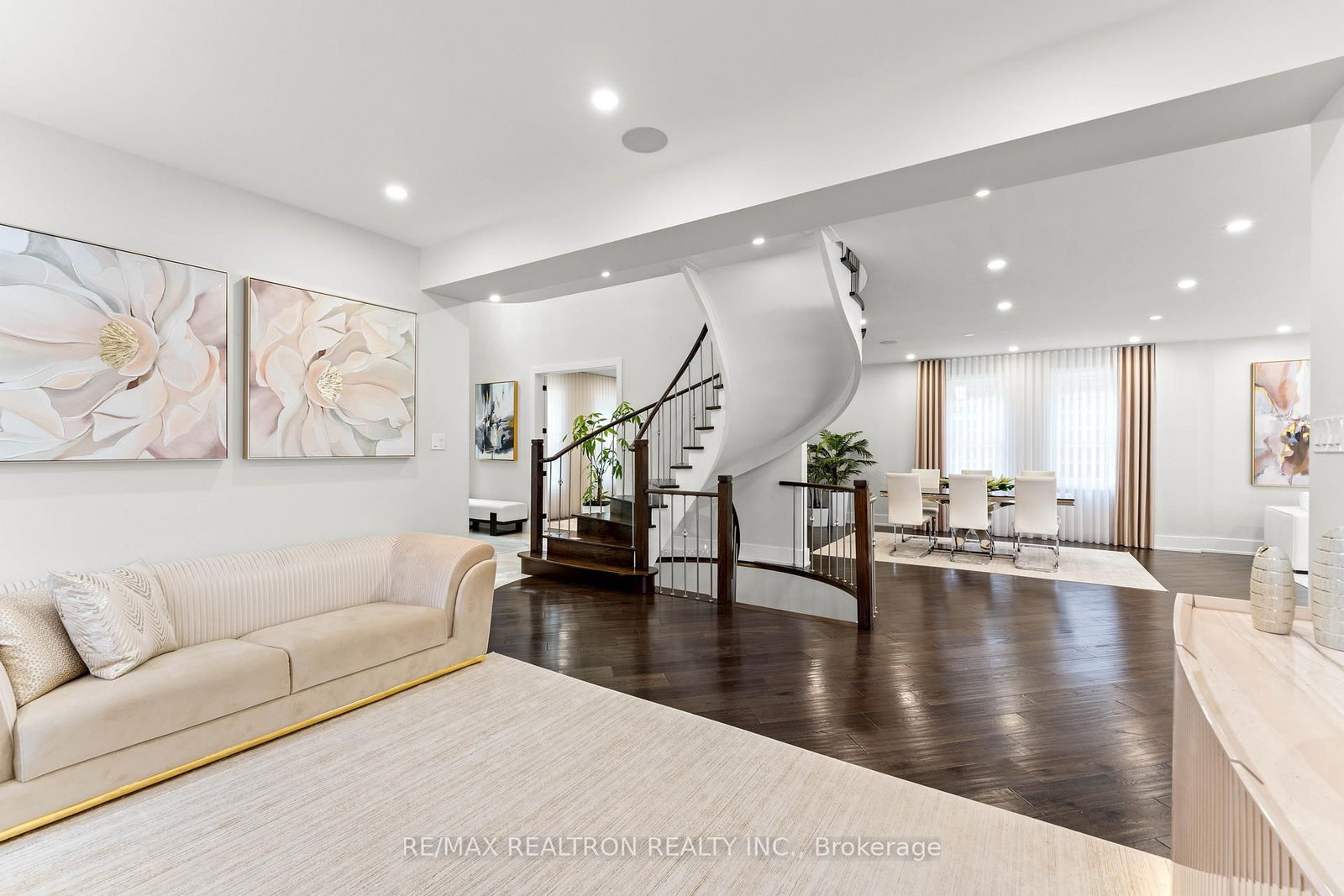 Detached House for sale at 63 Willett Crescent, Richmond Hill, Ontario, L4C 7W2 - Mill Pond - MLS: N12735754