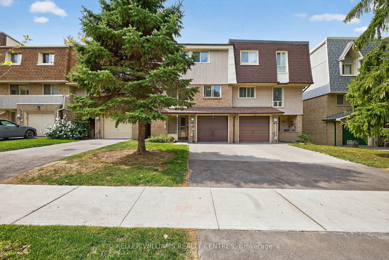 100 Poplar Cres, Aurora, L4G 3L3 | Image 2