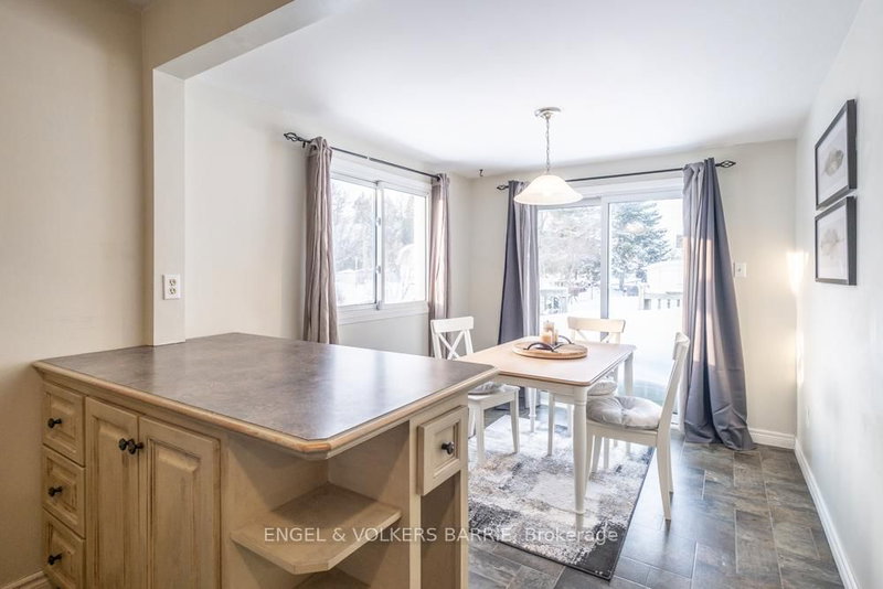 1990 Victoria St, Innisfil, L9S 1K2 | Image 3
