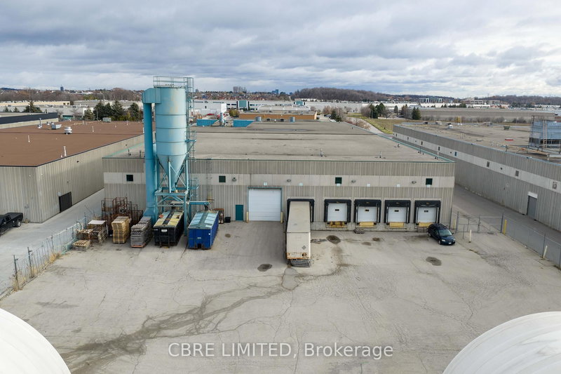 330 Spinnaker Way, Vaughan, L4K 4W1 | Image 3