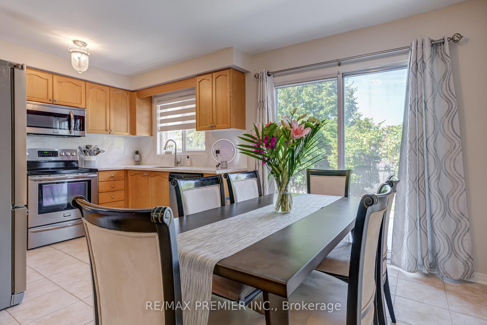 Townhouse sold at 89 Ronan Crescent, Vaughan, Ontario, L4H 2J6 - Sonoma Heights - MLS: N12736712