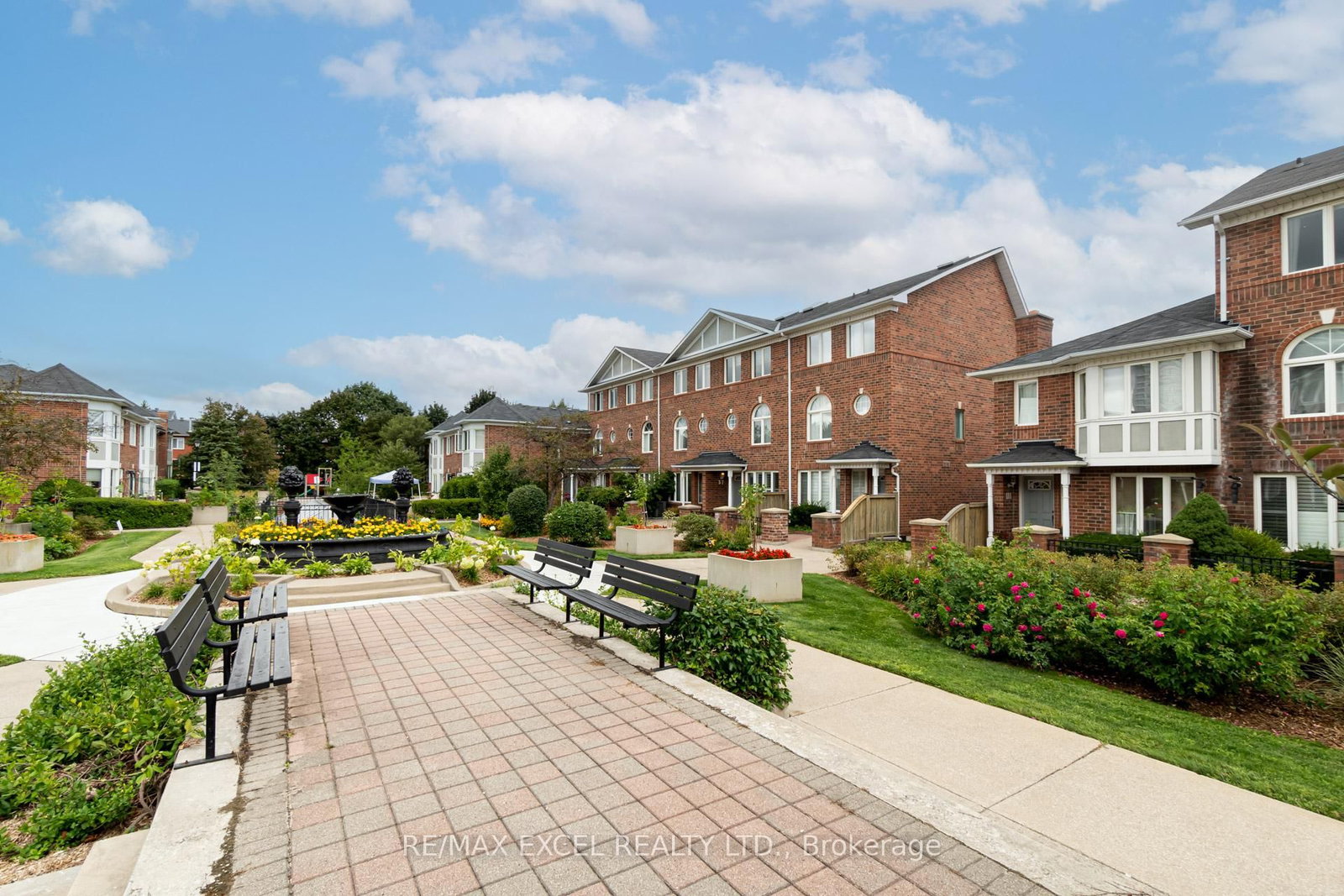 18 Clark Avenue W, Unit 37 - Photo 49