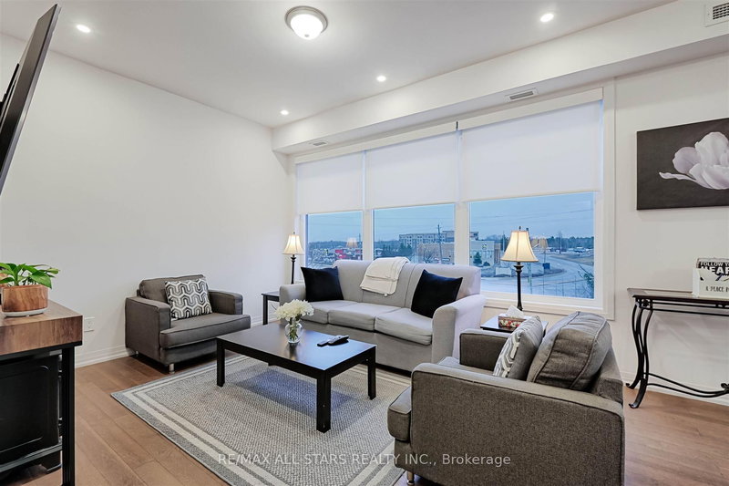 301 - 164 Cemetery Rd, Uxbridge, L9P 1R1 | Image 3