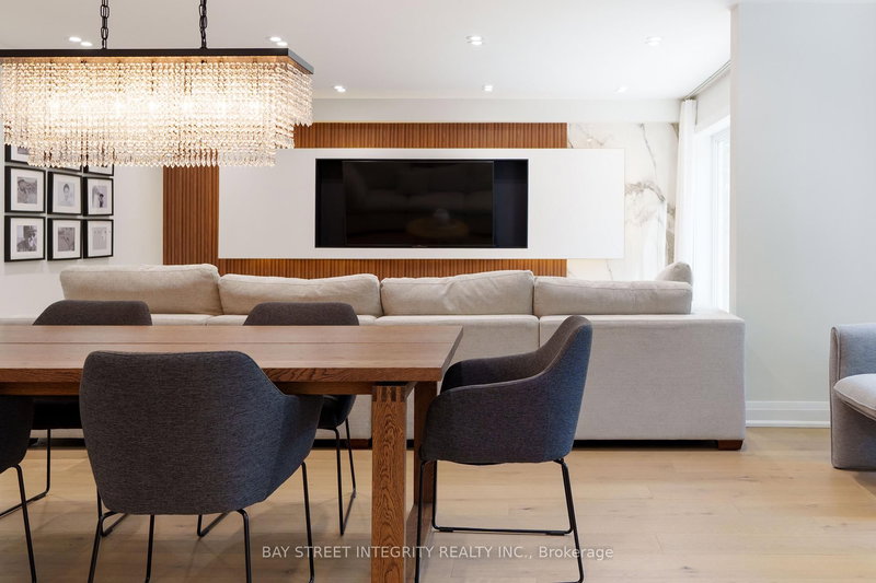 2247 Rodick Rd, Markham, L6C 1R1 | Image 2