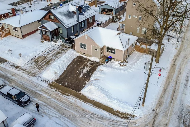 41 James St, Bradford West Gwillimbury, L3Z 2B2 | Image 3