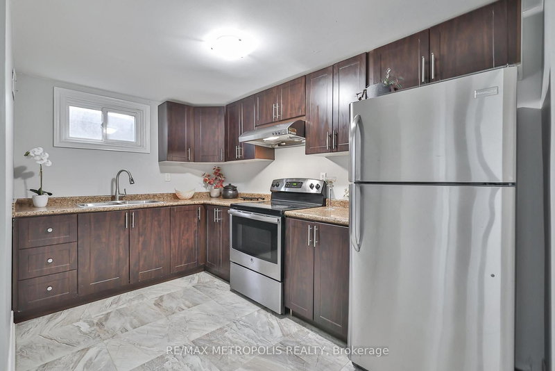 104 Coppard Ave, Markham, L3S 2S6 | Image 2