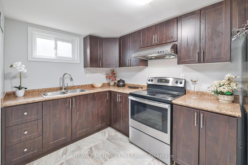 104 Coppard Ave, Markham, L3S 2S6 | Image 3