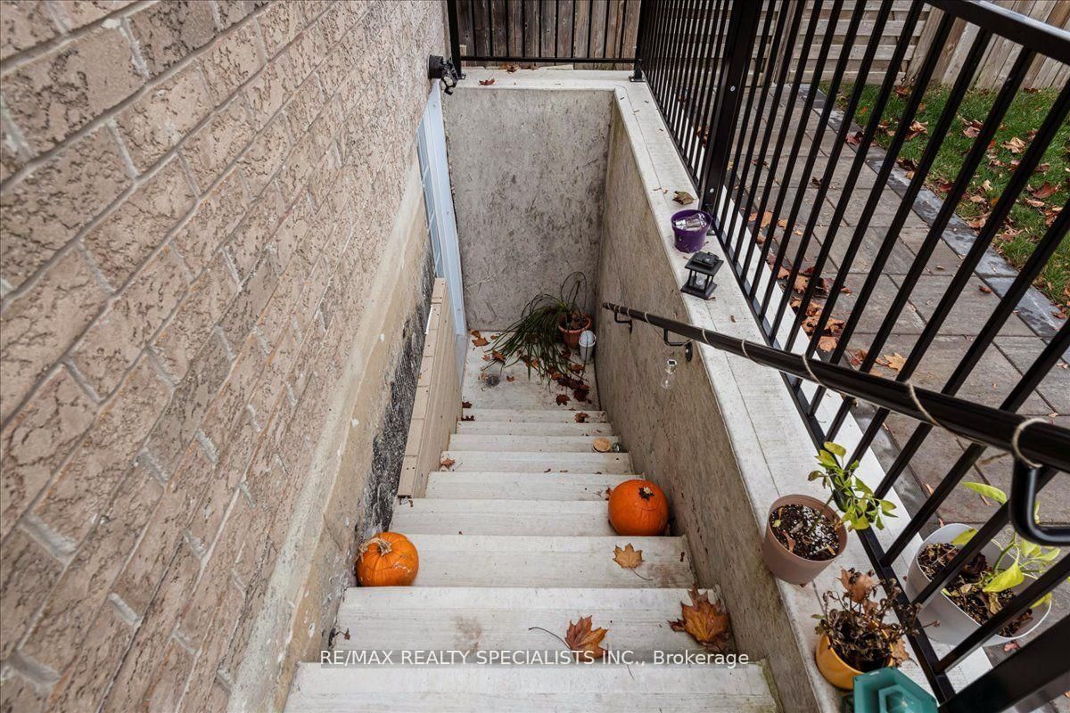 Detached House for sale at 1165 Mitchell Court, Innisfil, Ontario, L9S 5A5 - Alcona - MLS: N12739190