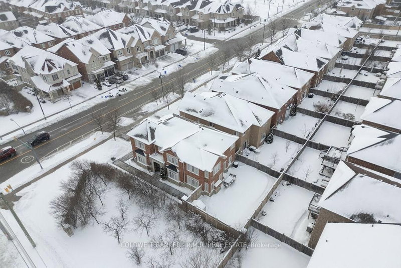 8 Valley Vista Dr, Vaughan, L6A 0Z2 | Image 2