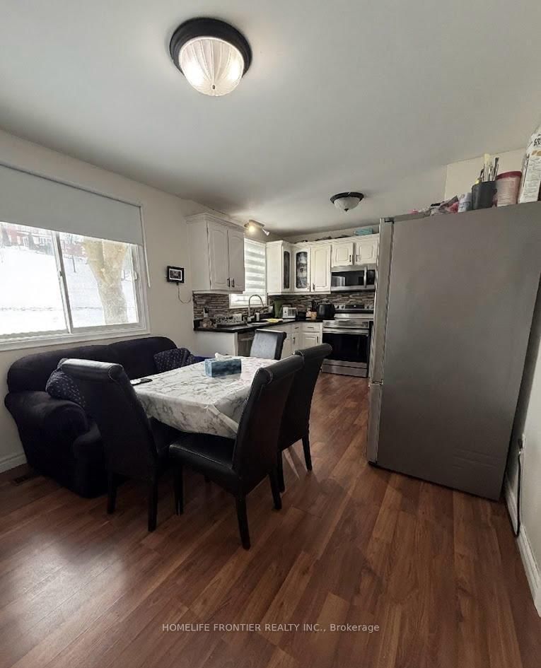 98 The Queensway South Ave S, Georgina, L4P 1Z4 | Image 2