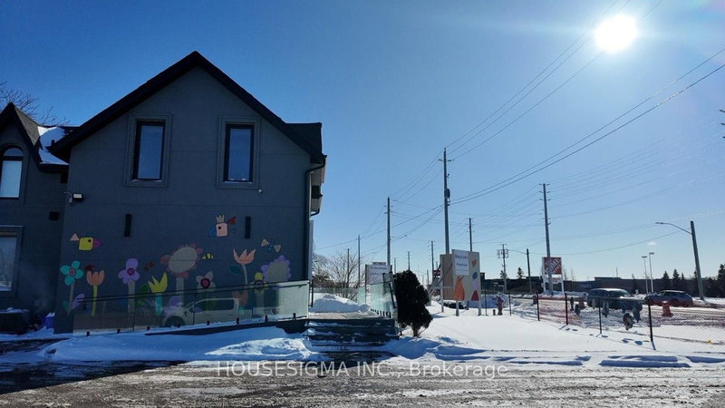 17867 Yonge St, Newmarket, L3Y 8Z3 | Image 3