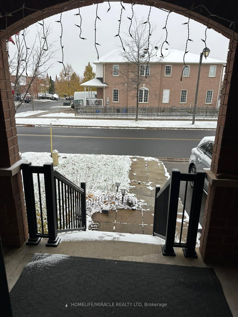 587 Caboto Tr, Markham, L3R 5S1 | Image 3