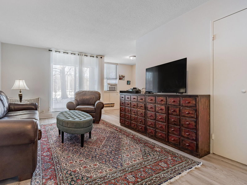 108 - 80 Inverlochy Blvd, Markham, L3T 4P3 | Image 3