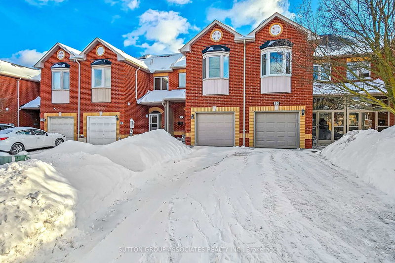 31 Pairash Ave, Richmond Hill, L4C 0N1 | Image 2