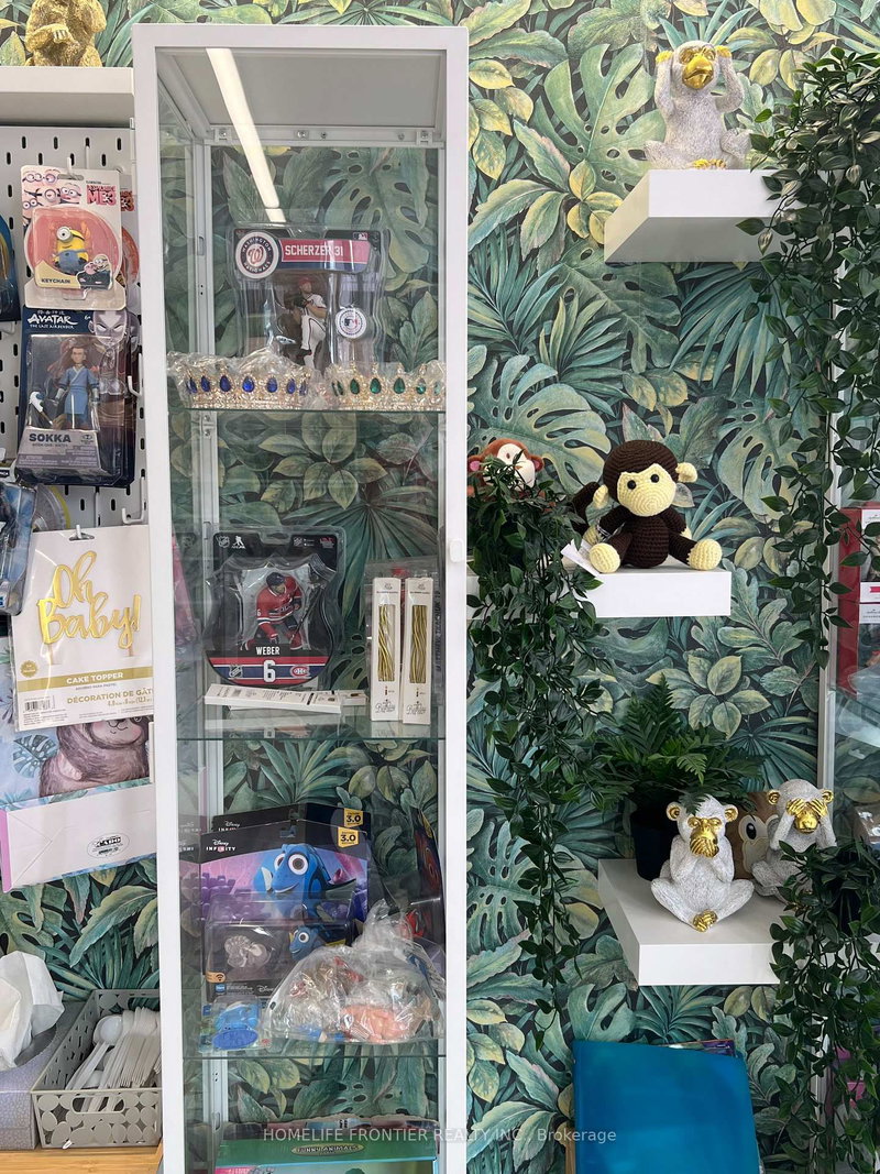 16 Wilstead Dr, Newmarket, L3Y 4T9 | Image 3