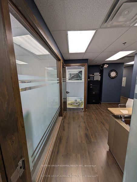 301 - 10376 Yonge St, Richmond Hill, L4C 3B8 | Image 2