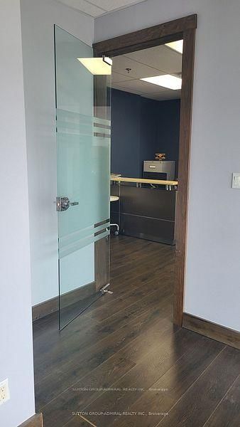 Unit 301 — 10376 Yonge Street — more photos