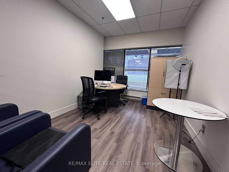 16 - 165 East Beaver Creek Rd, Richmond Hill, L4B 2N2 | Image 3