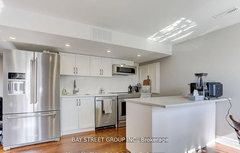 lower - 17 Ben Sinclair bs St, East Gwillimbury, L0G 1R0 | Image 2