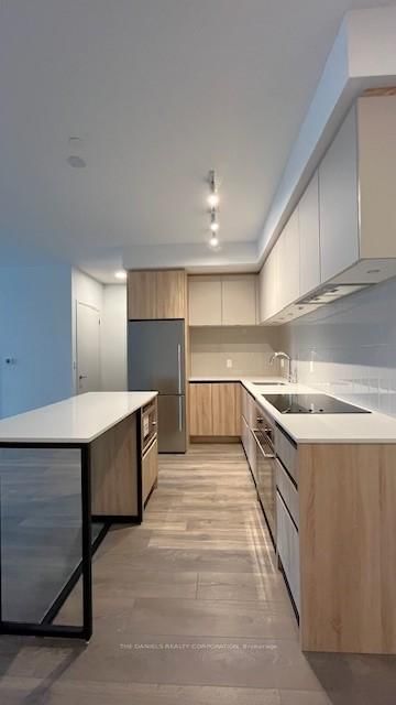 Unit 120 — 8 Beverley Glen Boulevard — photo 6