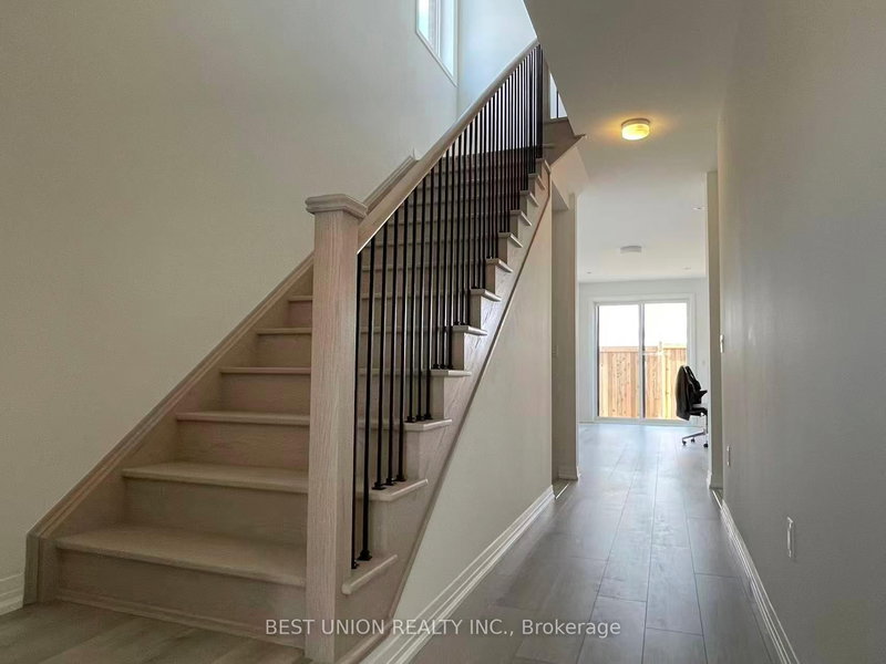 70 Tipp Dr, Richmond Hill, L4E 1J3 | Image 3