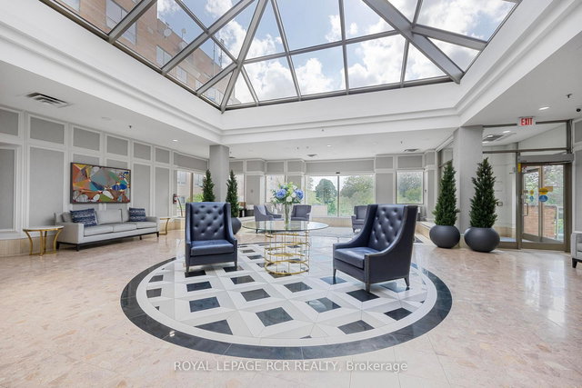 213 - 14924 Yonge Street