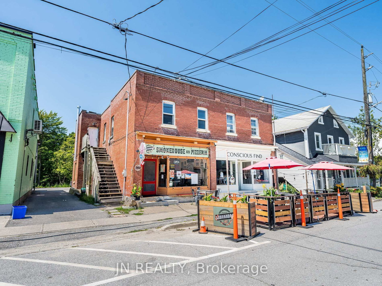 289 Main Street - Photo 2