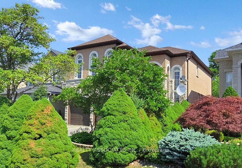 2 Lord Nelson Crt, Richmond Hill, L4S 1Y1 | Image 2