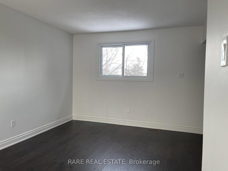 1981 Inglewood Dr, Innisfil, L9S 1Z1 | Image 2