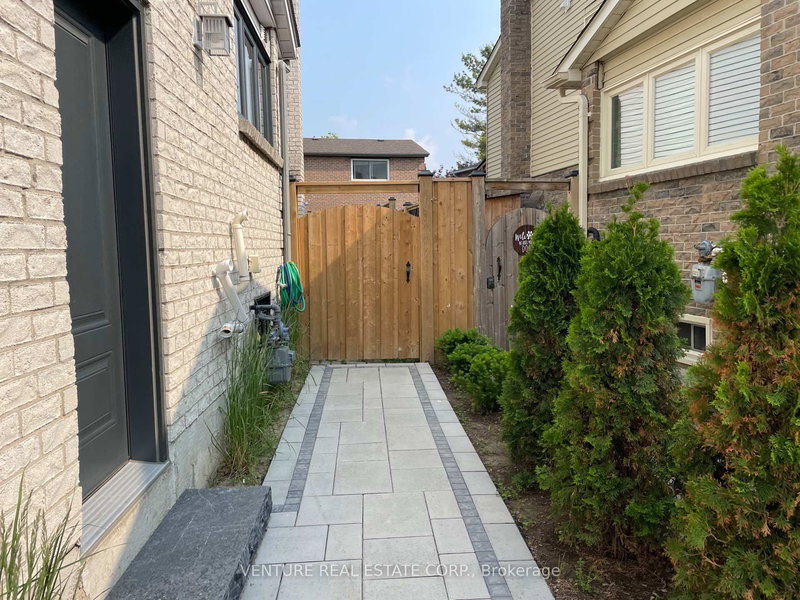 Rear - 55 Batson Dr, Aurora, L4G 3P9 | Image 2