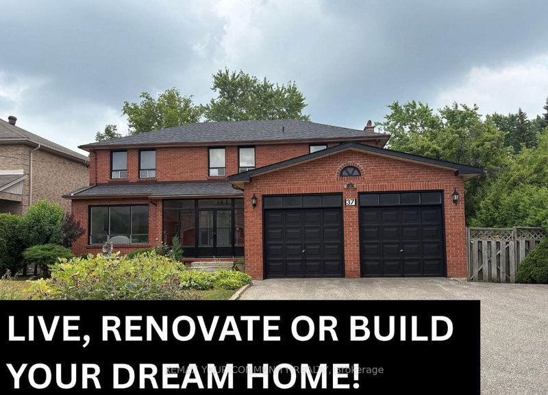 37 Mackay Dr, Richmond Hill, L4C 6N9 | Image 2