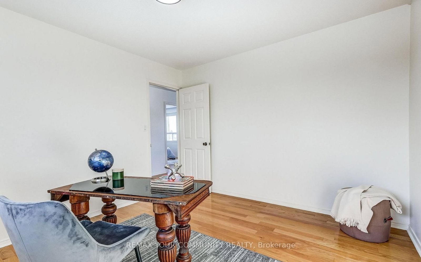 Detached House for sale at 37 Mackay Drive, Richmond Hill, Ontario, L4C 6N9 - South Richvale - MLS: N12750320