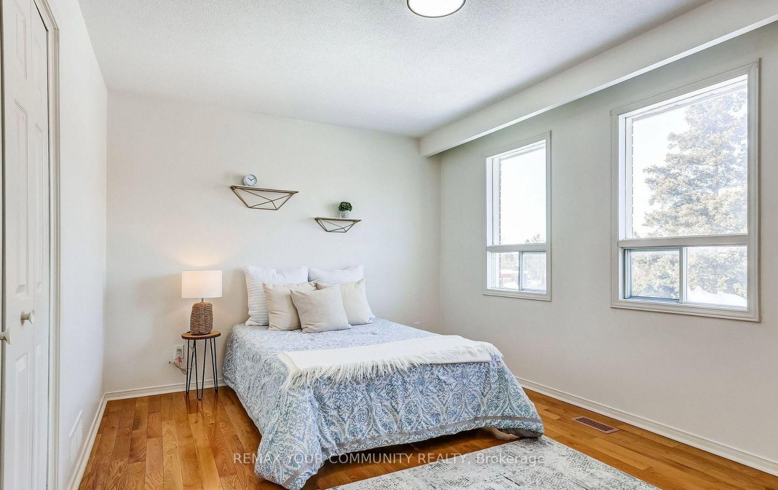 Detached House for sale at 37 Mackay Drive, Richmond Hill, Ontario, L4C 6N9 - South Richvale - MLS: N12750320