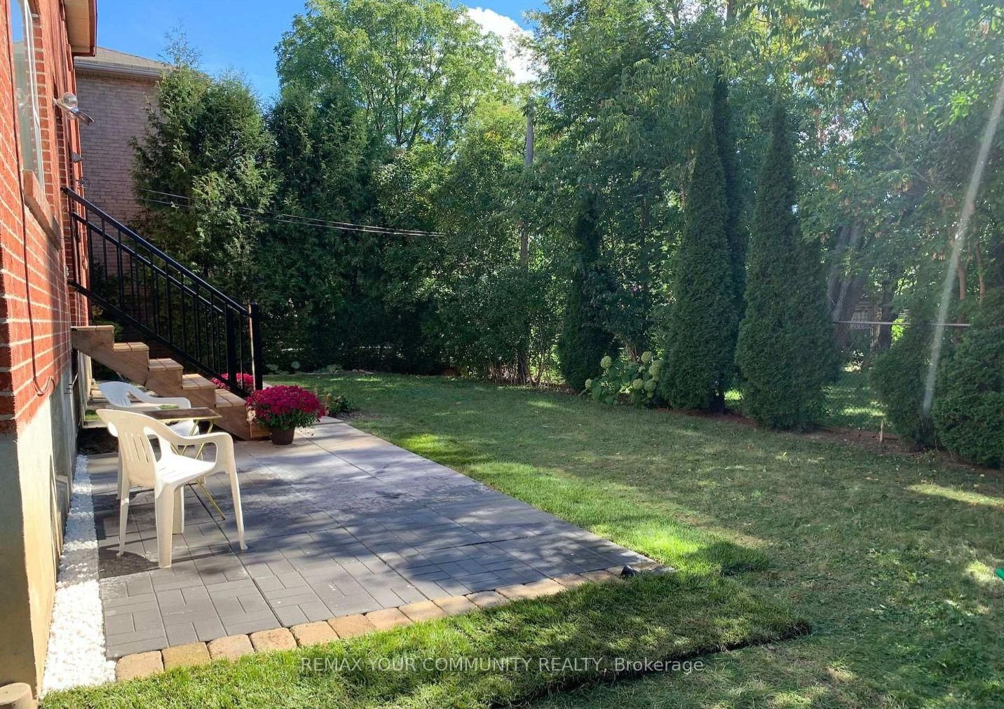 Detached House for sale at 37 Mackay Drive, Richmond Hill, Ontario, L4C 6N9 - South Richvale - MLS: N12750320