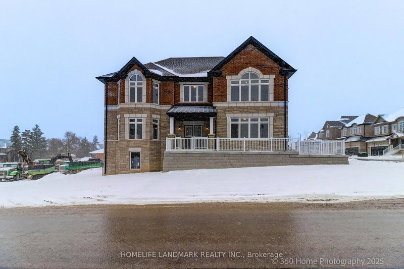 8 Mapleton St, Richmond Hill, L4E 1N1 | Image 3