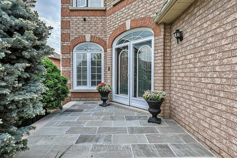 72 Avro Rd, Vaughan, L6A 1Y3 | Image 2