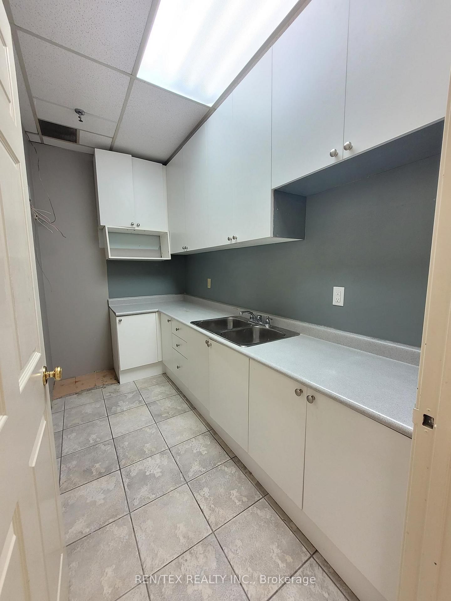 4600 Highway 7, Unit 105 - Photo 7