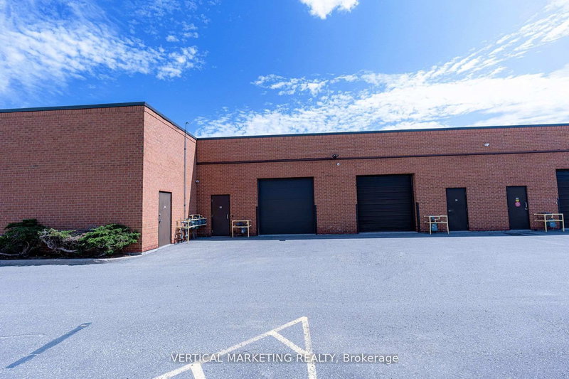 32 - 35 West Pearce St, Richmond Hill, L4B 1E3 | Image 2