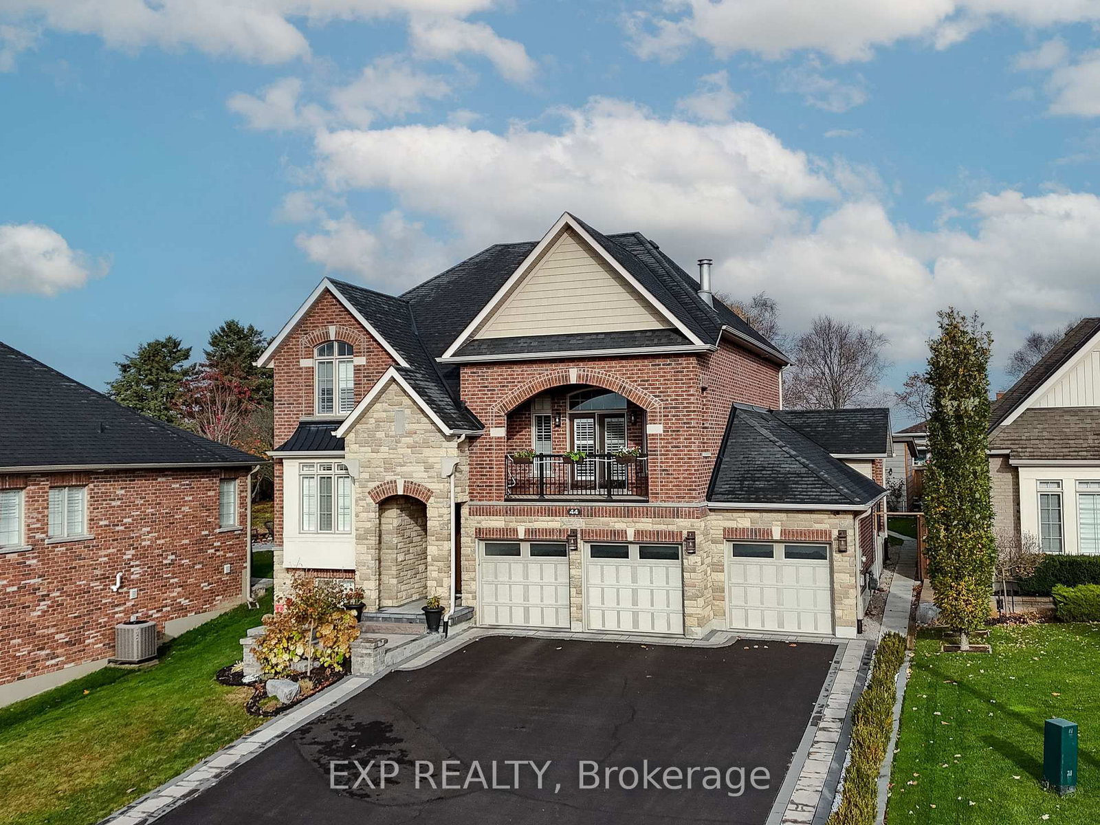 Detached House for sale at 44 Philson Court, Innisfil, Ontario, L0L 1L0 - Cookstown - MLS: N12753388