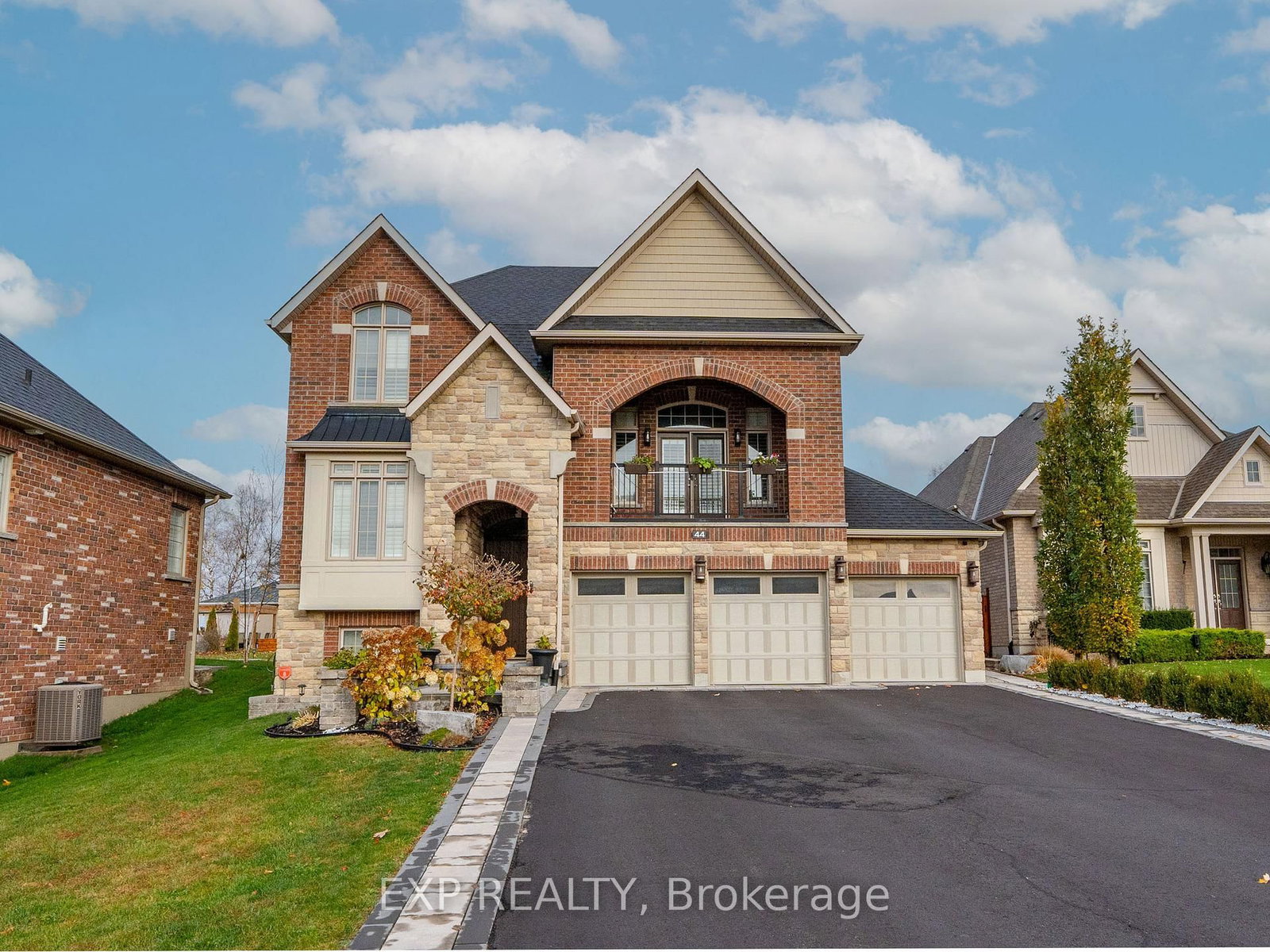 Detached House for sale at 44 Philson Court, Innisfil, Ontario, L0L 1L0 - Cookstown - MLS: N12753388