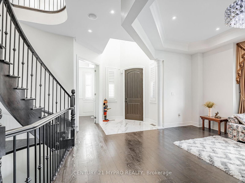 9A Anglin Dr, Richmond Hill, L4E 3M5 | Image 3