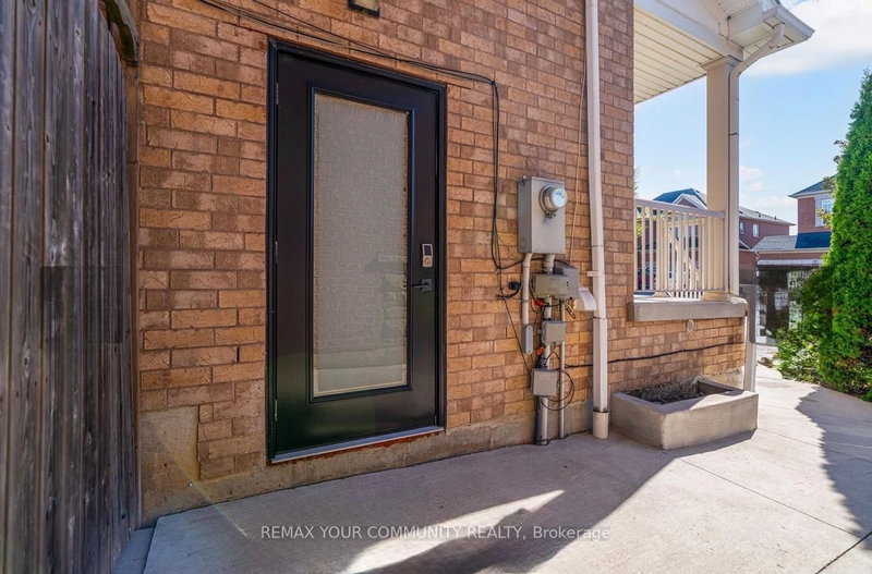 8 Ozner Cres, Vaughan, L4H 0E2 | Image 2