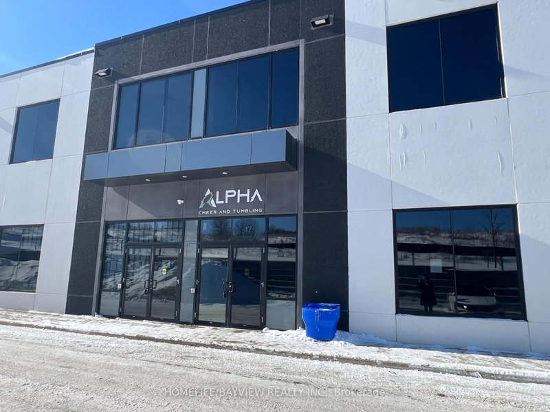 17 - 45 Eric T Smith Way, Aurora, L4G 3Z8 | Image 2