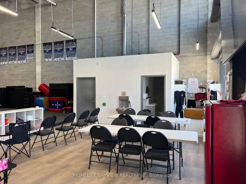 17 - 45 Eric T Smith Way, Aurora, L4G 3Z8 | Image 3