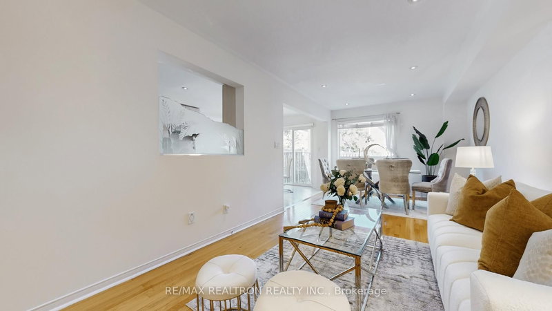 70 Maffey Cres, Richmond Hill, L4S 0A7 | Image 3